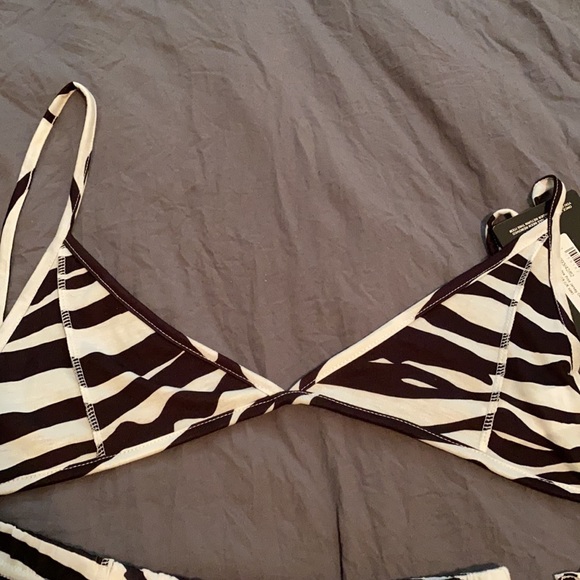 Two piece set - Picture 2 of 3